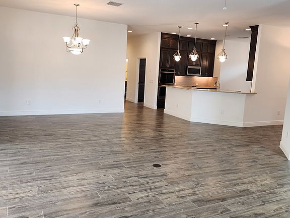 5th image of 2546 Thornburg Trl