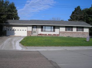 805 N Tyler St, Elm Creek, NE 68836