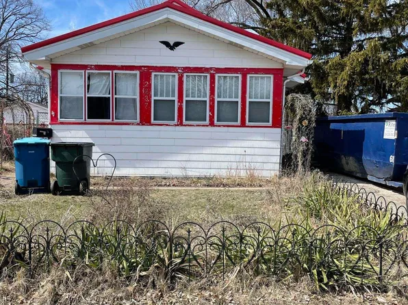 2237 E 4th St, Waterloo, IA 50703