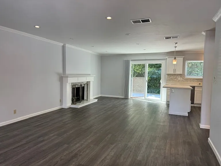 2661 Buena Vista Ave — Photo 3