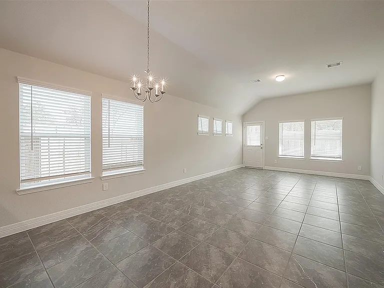 40712 Guillemont Ln — Photo 12
