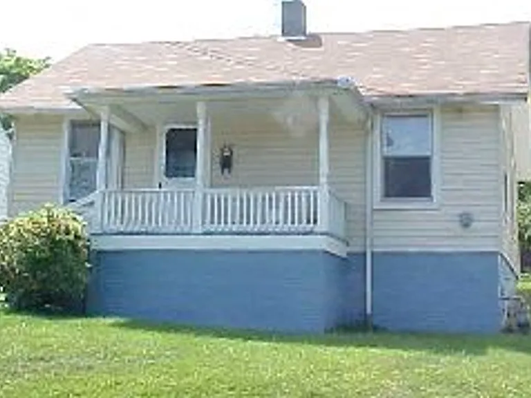 1926 Seabury Ave — Photo 2