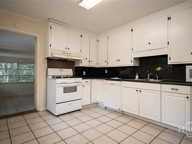175 Habersham Way — Photo 12