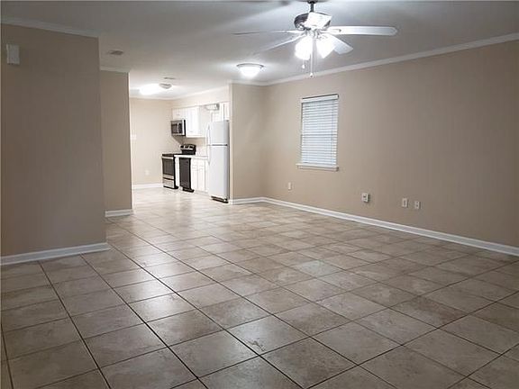 2nd image of 300 Live Oak Blvd #B