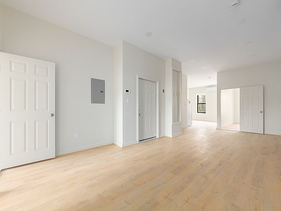 2nd image of 852 Flatbush Ave #3