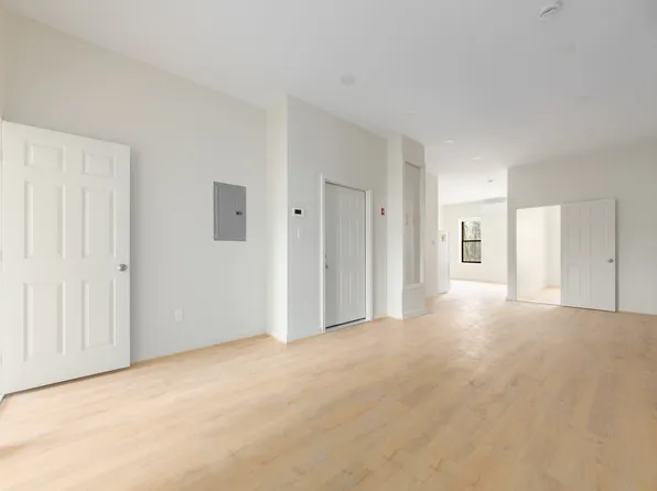 852 Flatbush Avenue image 1 of 6