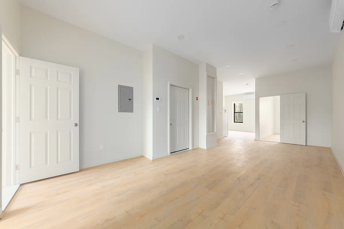 Building Photo - 852 Flatbush Ave #3