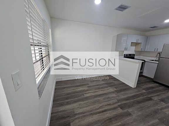 2nd image of 1730 Acapulco Dr #3