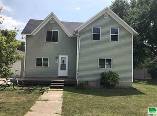 213 W Park St, Holstein, IA 51025