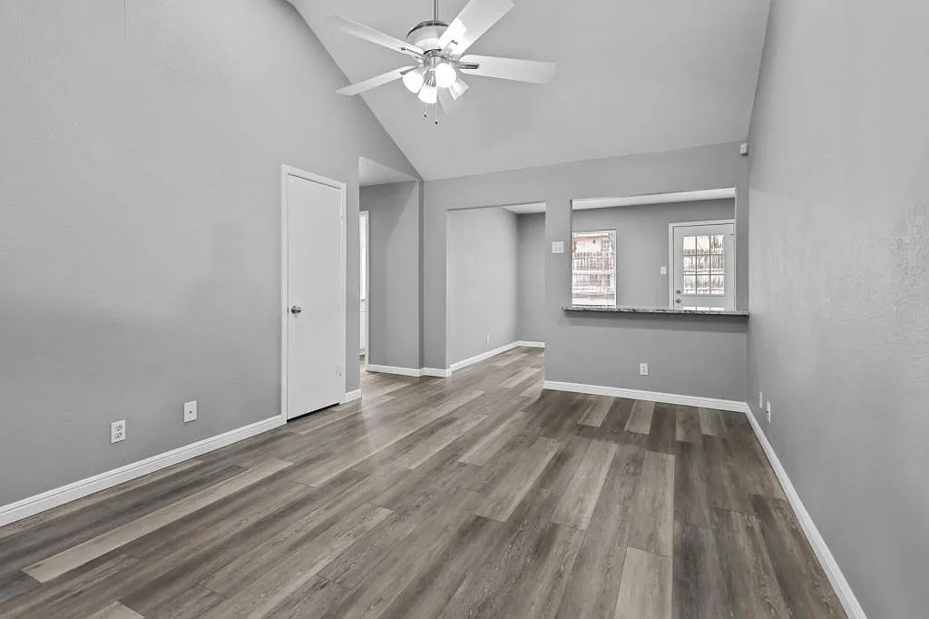 2608 Cross Timber Dr — Photo 3