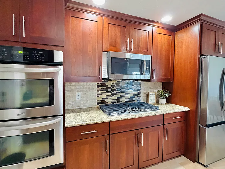 3200 Hilary Dr — Photo 3