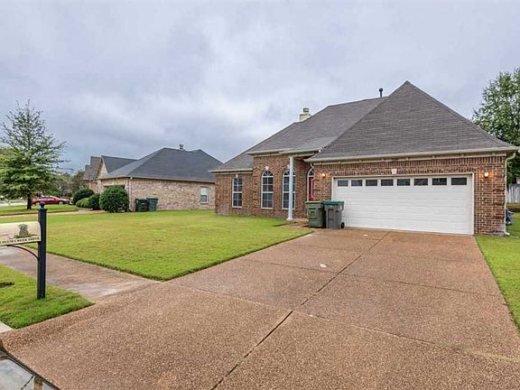 2nd image of 2609 Plum Creek Dr