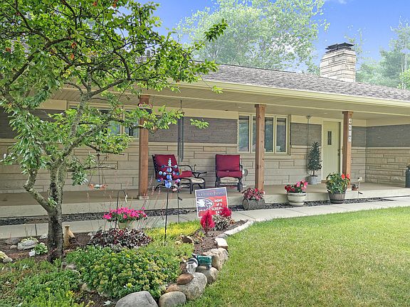 4th image of 4615 Earlham Dr