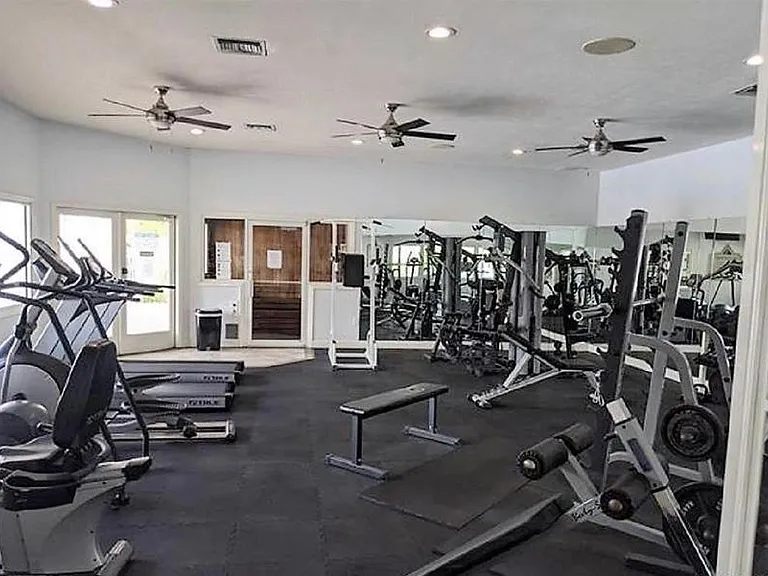 4700 SW Archer Rd #D26 — Photo 9