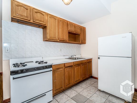 4th image of 786 Bergen St APT 3