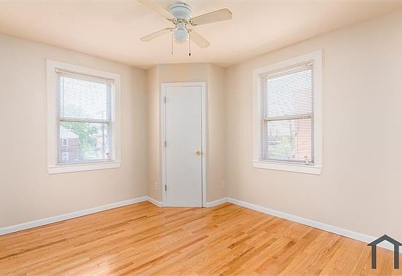 3rd image of 2942 Yorkway #A