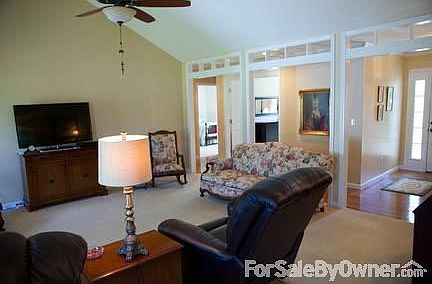 Great Room
						:
						Vaulted ceiling