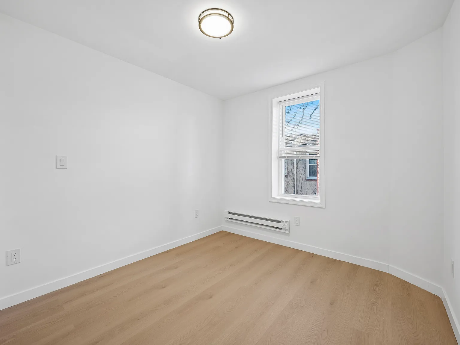 4 bed, 1290 sqft, $1,295 — Photo 3