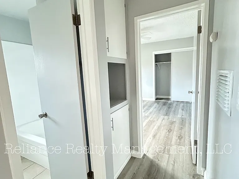 115 Hurlbut St #V — Photo 6