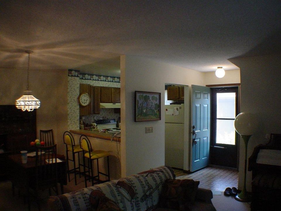 2nd image of 405 Shelard Pkwy Unit 103