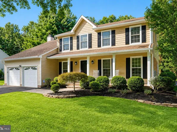 41 Hibiscus Ln, Robbinsville, NJ 08691