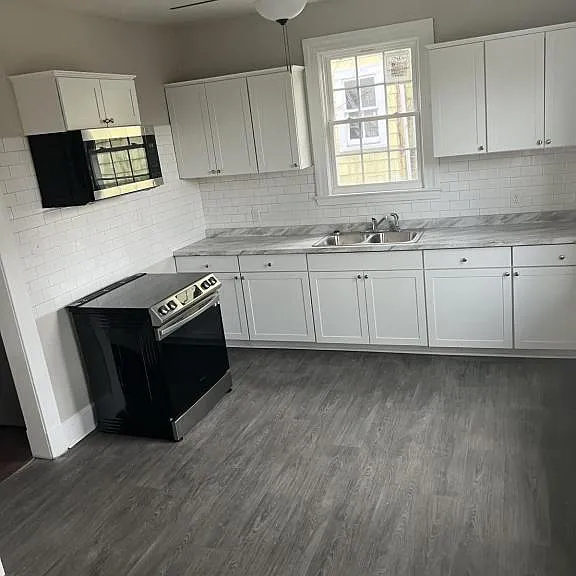 1117 N Main St — Photo 8