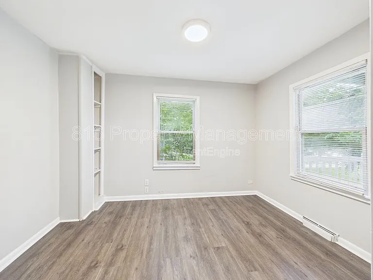 8028 Montgall Ave — Photo 17
