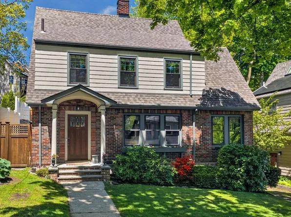 40 Arborough Rd, Roslindale, MA 02131