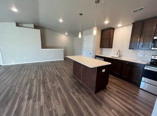 1120 Stonewood Xing #18186898, Sun Prairie, WI 53590