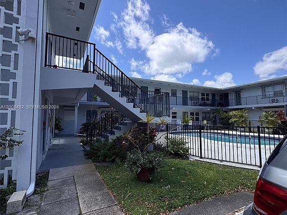 3rd image of 3510 Harrison St APT 12