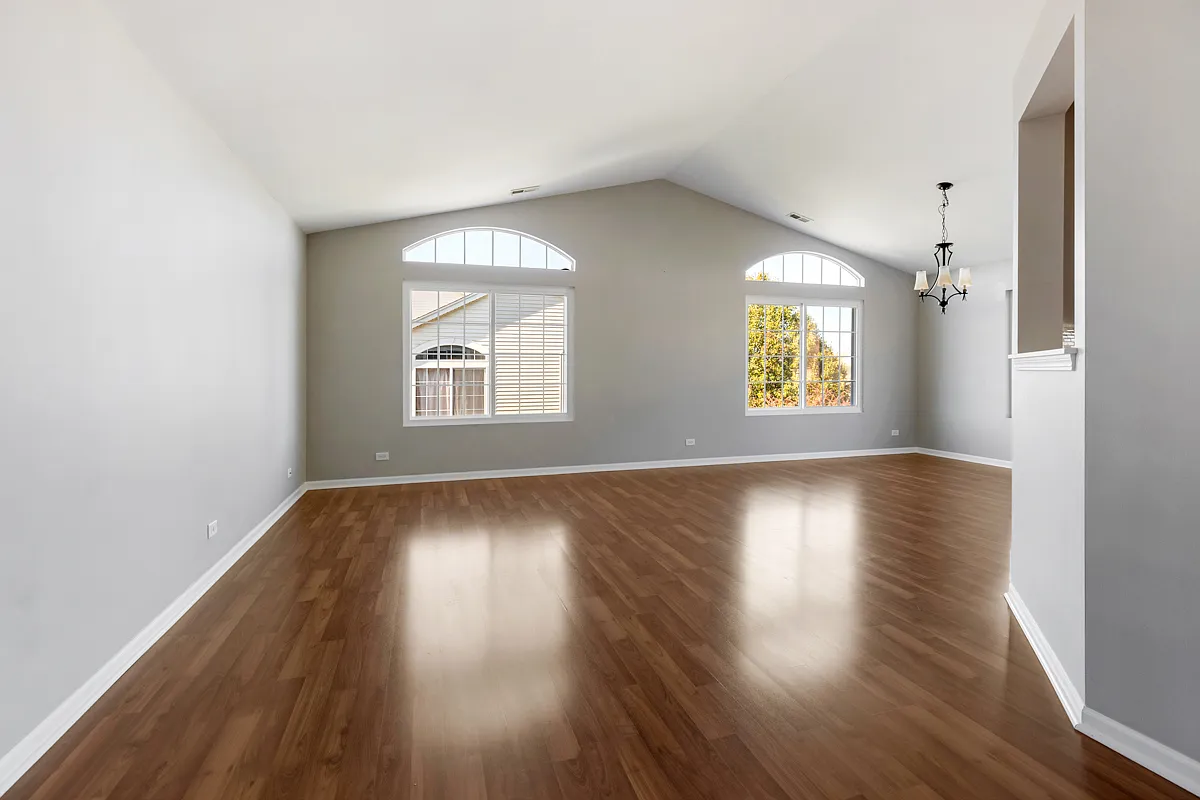 2 bed, 1572 sqft, $2,400 — Photo 3