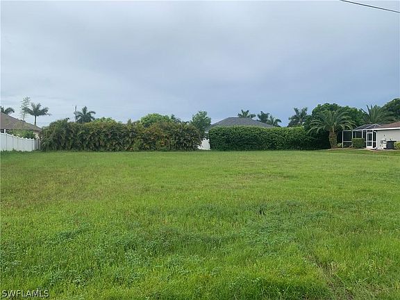 3rd image of 2522 SW 29th Ter