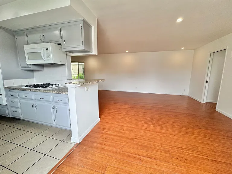 8555 Saturn St — Photo 22