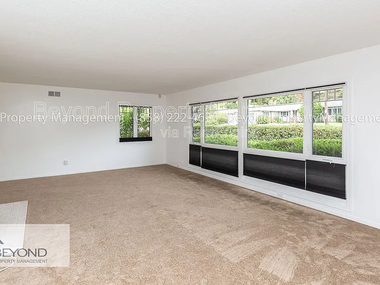 6536 Avenida Manana — Photo 16