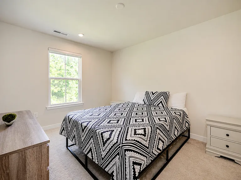 56 Pratt Ln — Photo 6
