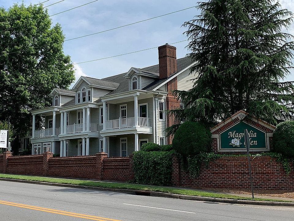 1st image of 1056 The Glen St