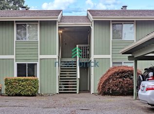 1002 N 195th St APT 3, Shoreline, WA 98133