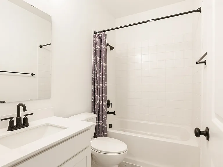 130 Kingswood Cir — Photo 31