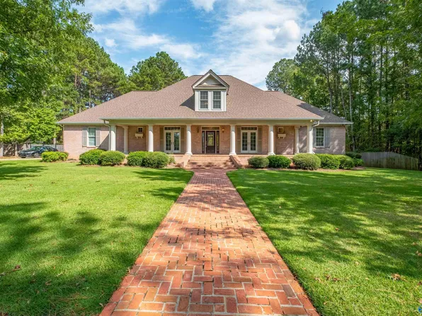 241 Blue Lakes Dr, Gadsden, AL 35901