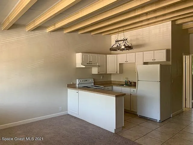1708 Elm St — Photo 4