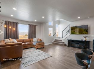 572 W Lewski Ln, Bluffdale, UT 84065