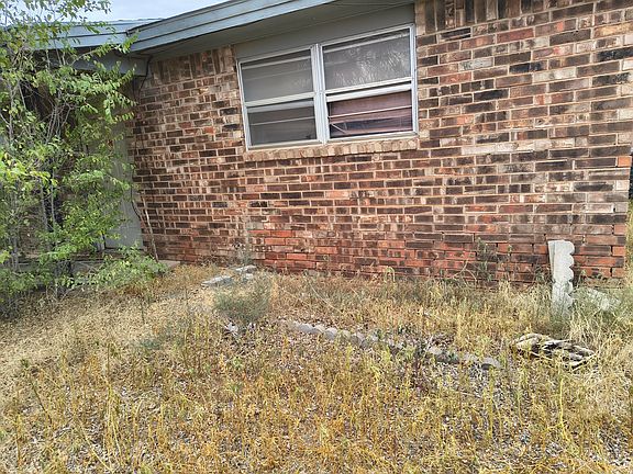 2nd image of 1005 E Lons St