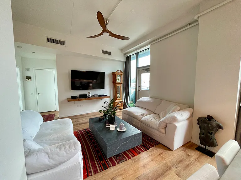 1000 W Leland Ave #5G — Photo 8
