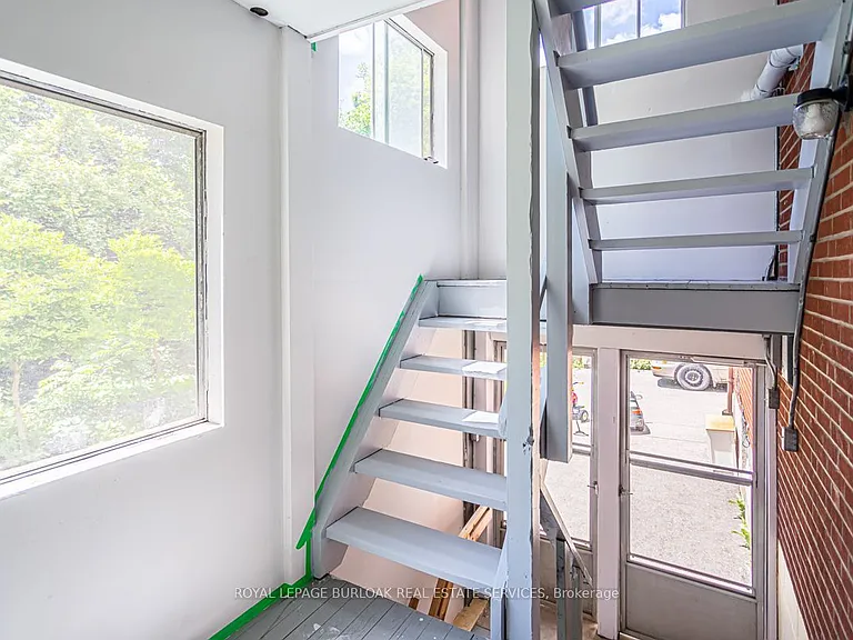 718 Ross St #2 — Photo 16