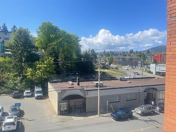 2nd image of 30 Cavan St #304