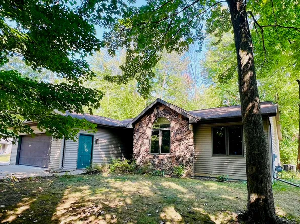 3067 Kindlewood Ln, Bay City, MI 48706