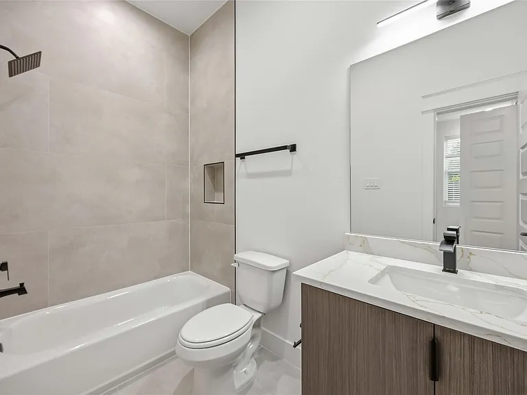 6627 Katarani Dr — Photo 8