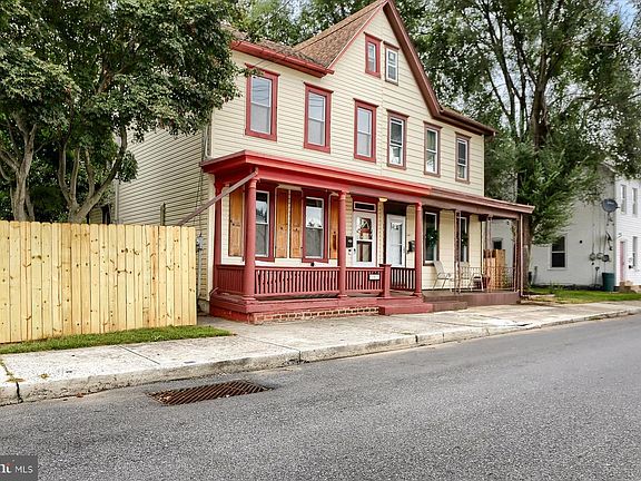 2nd image of 249 Lincoln St