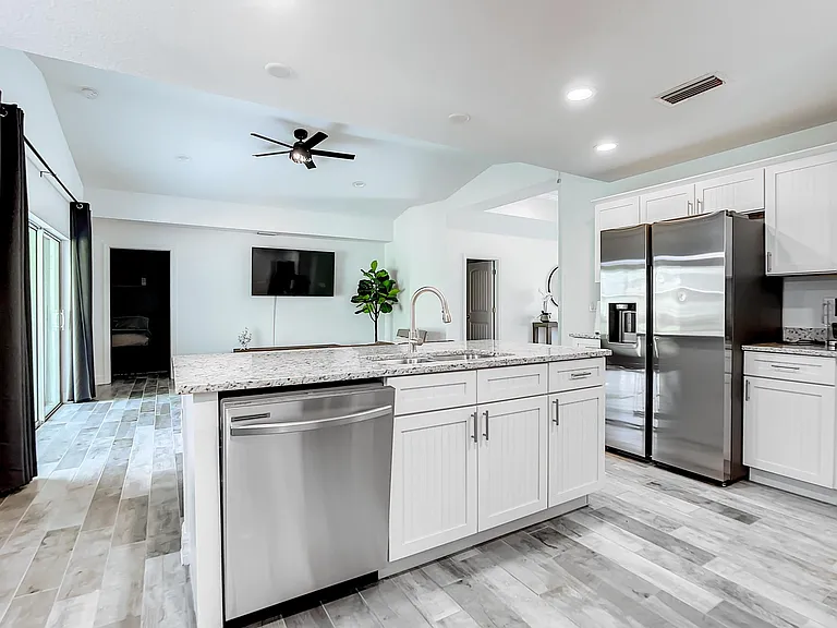 14120 Banos Ave — Photo 12