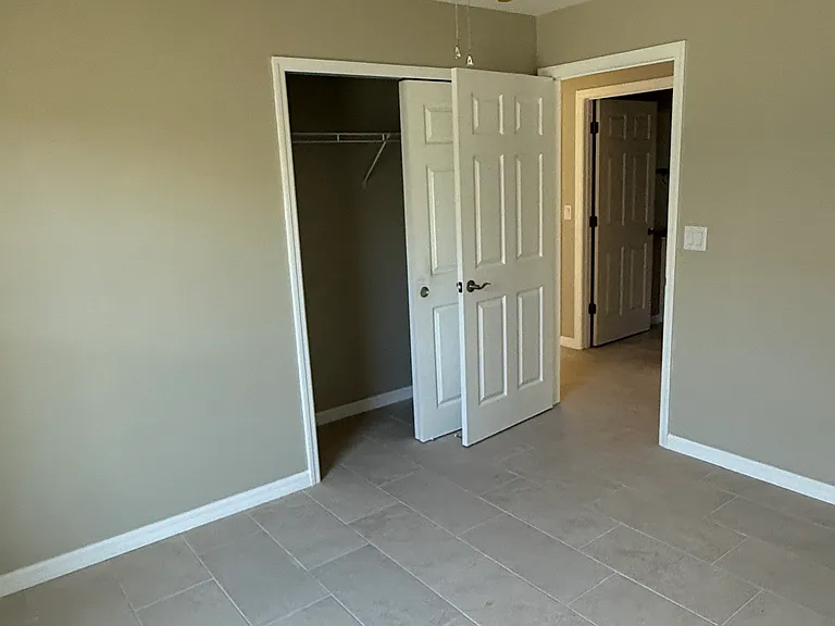 517 S Wilson Ave — Photo 5